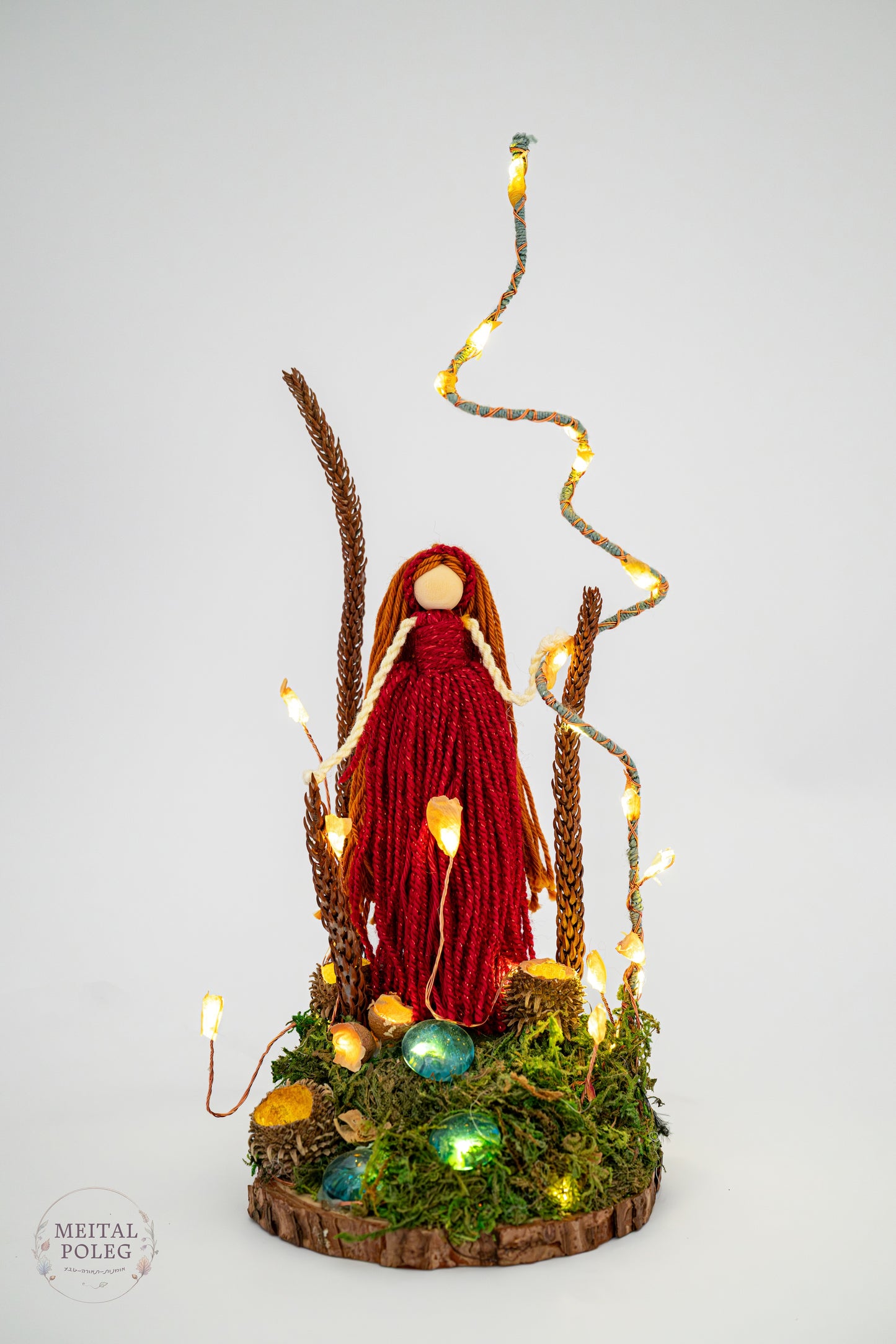 פיה אדומה מוארת