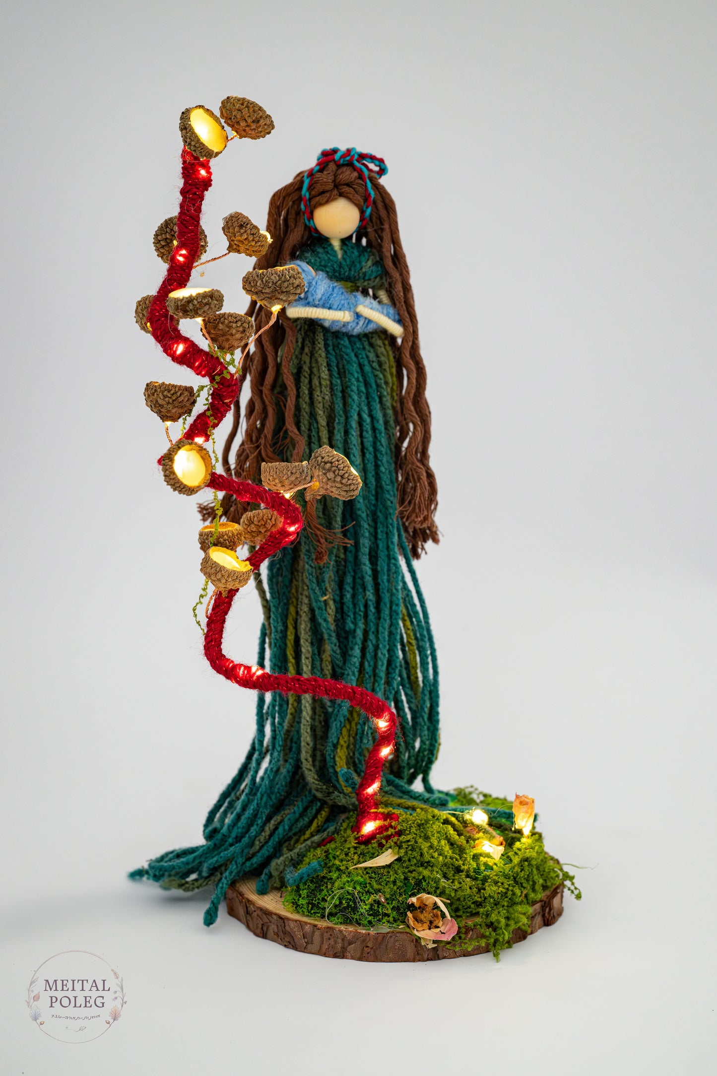 פיה מוארת עם תינוק